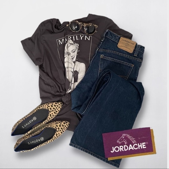 𝅺VINTAGE Jordache Dark Wash Wide Leg/Flare Jeans - Picture 2 of 10